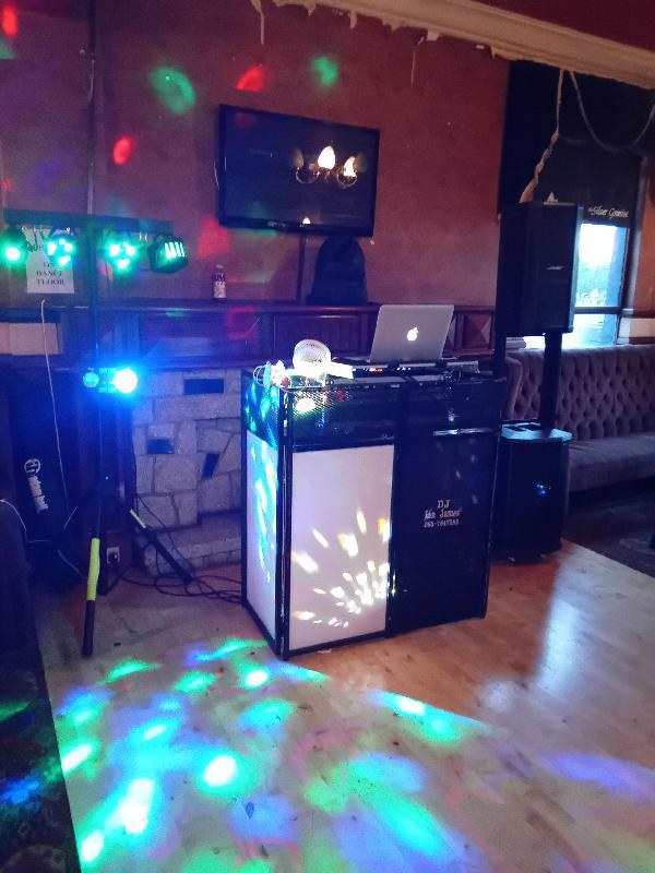 DJ